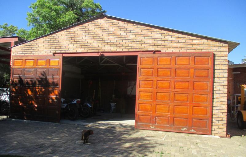 4 Bedroom Property for Sale in Langenhovenpark Free State